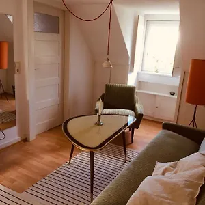 Vintage-mansarde über Wilden Gärten , Stuttgart Deutschland